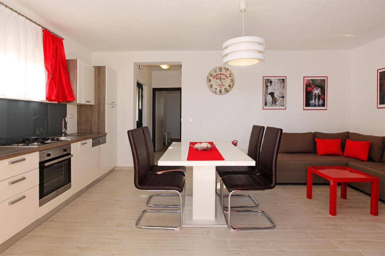Iris Apartments Bol (Adults Only) 外观 照片