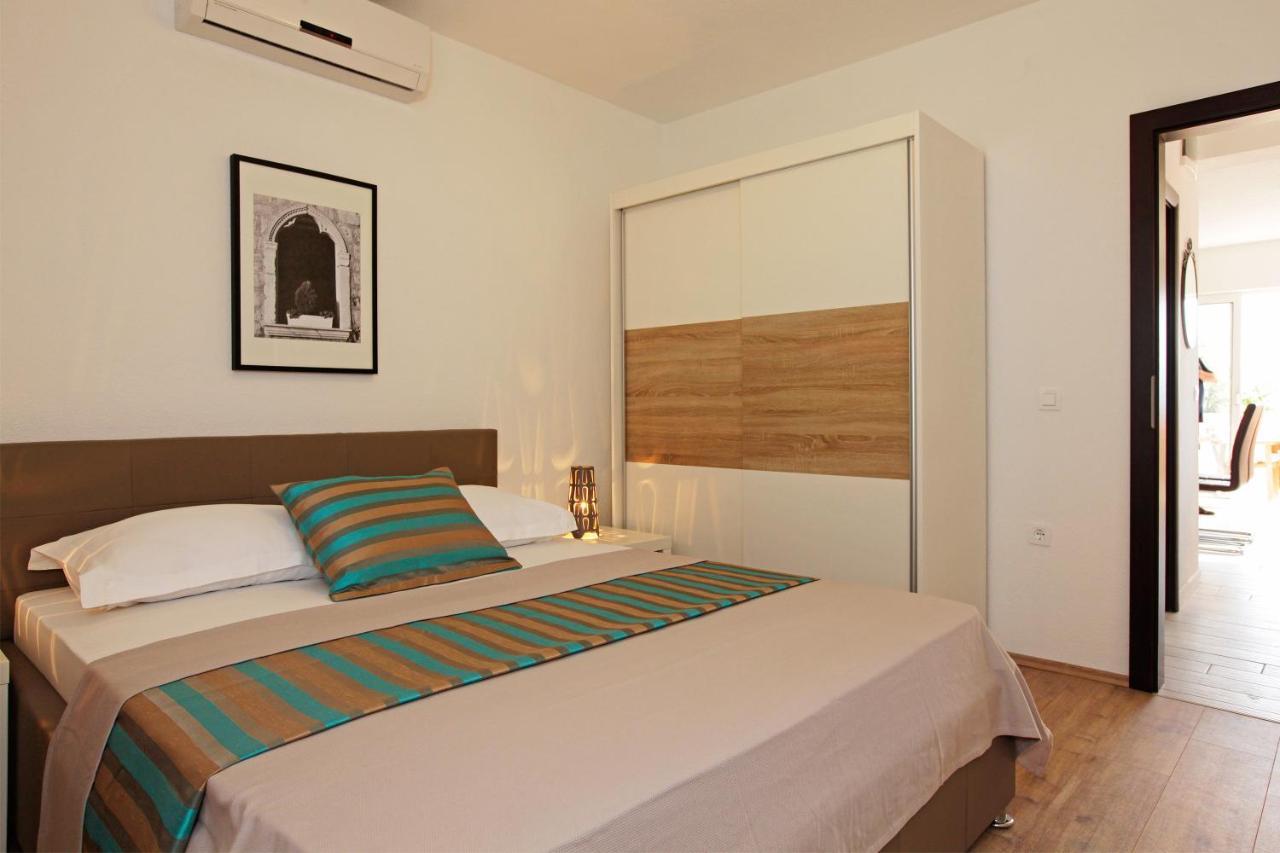 Iris Apartments Bol (Adults Only) 外观 照片