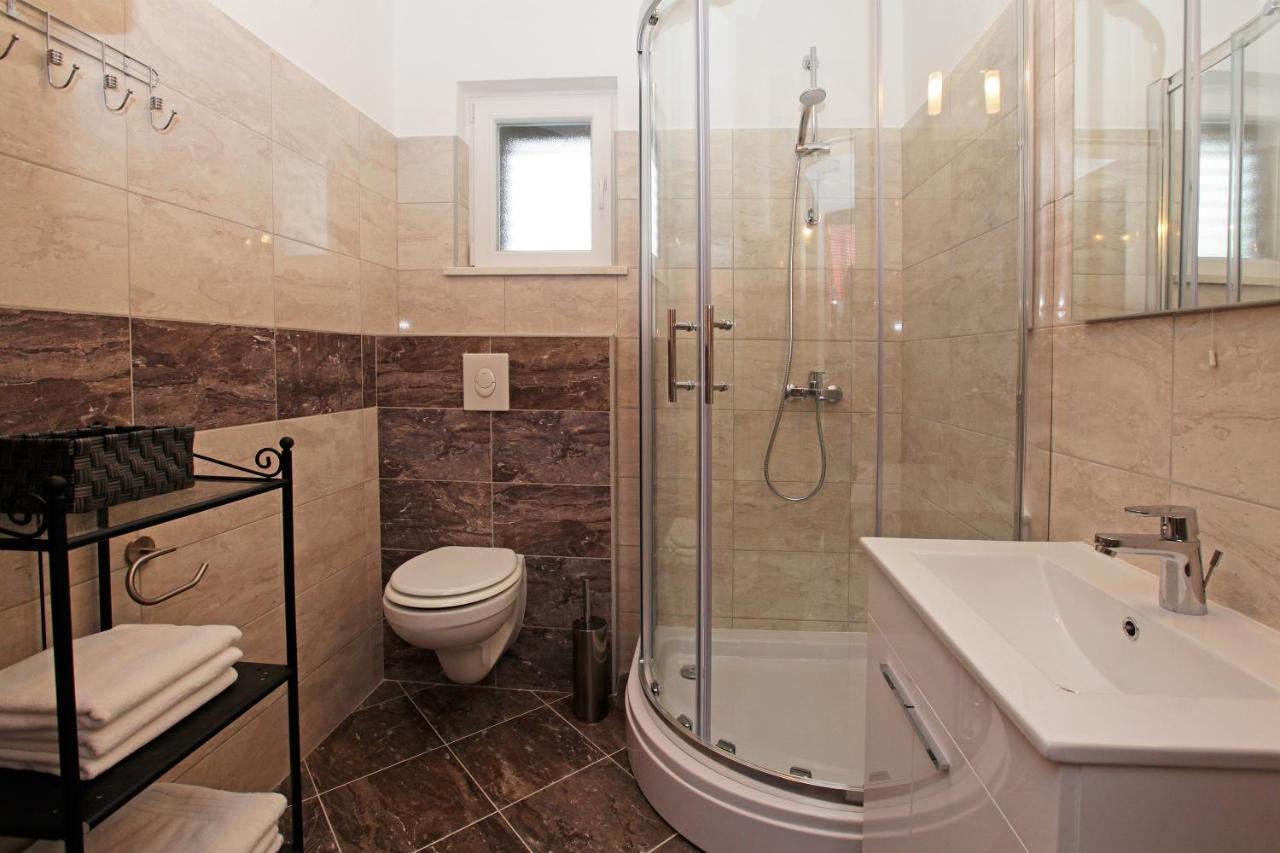 Iris Apartments Bol (Adults Only) 外观 照片