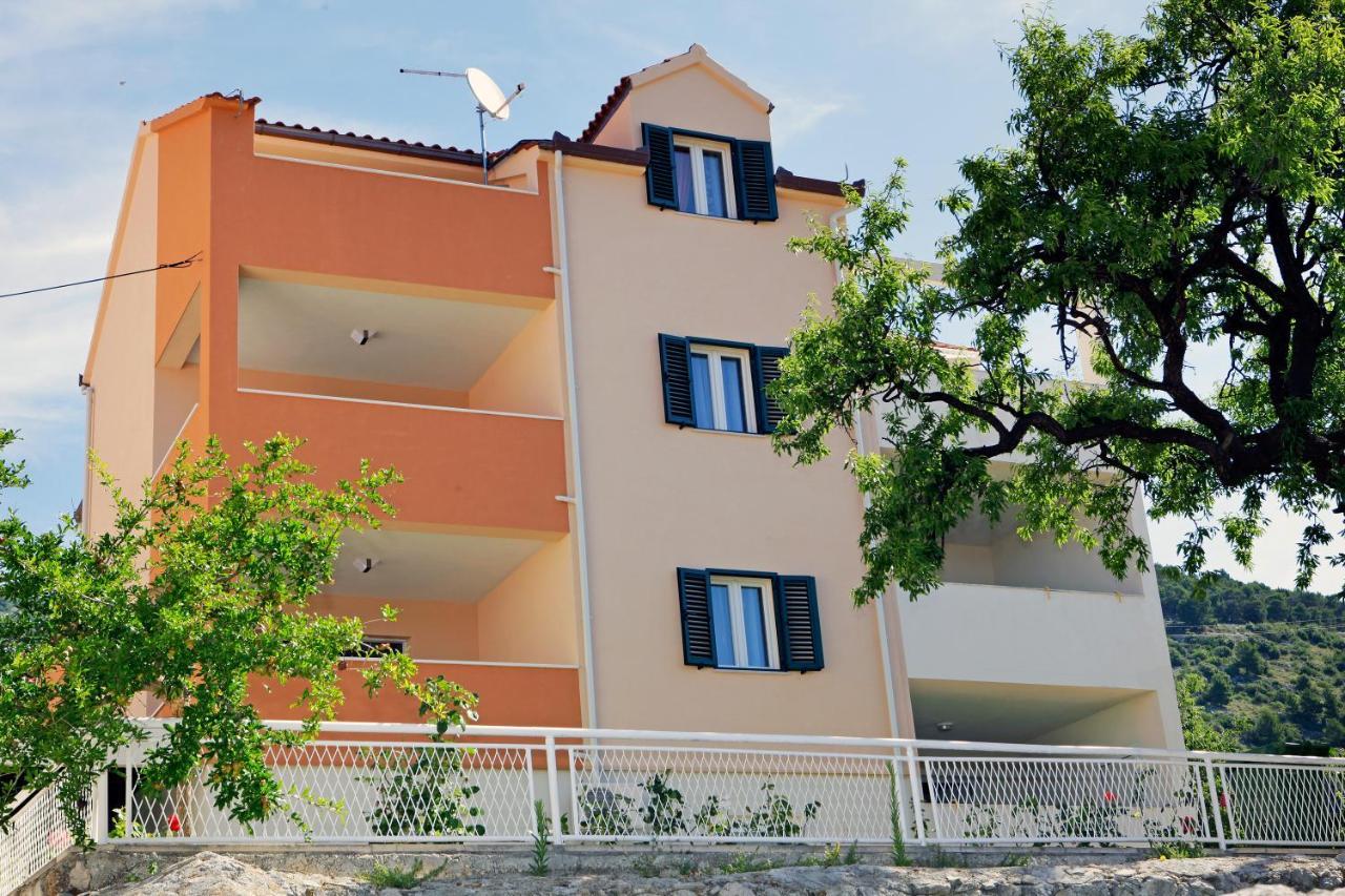 Iris Apartments Bol (Adults Only) 外观 照片